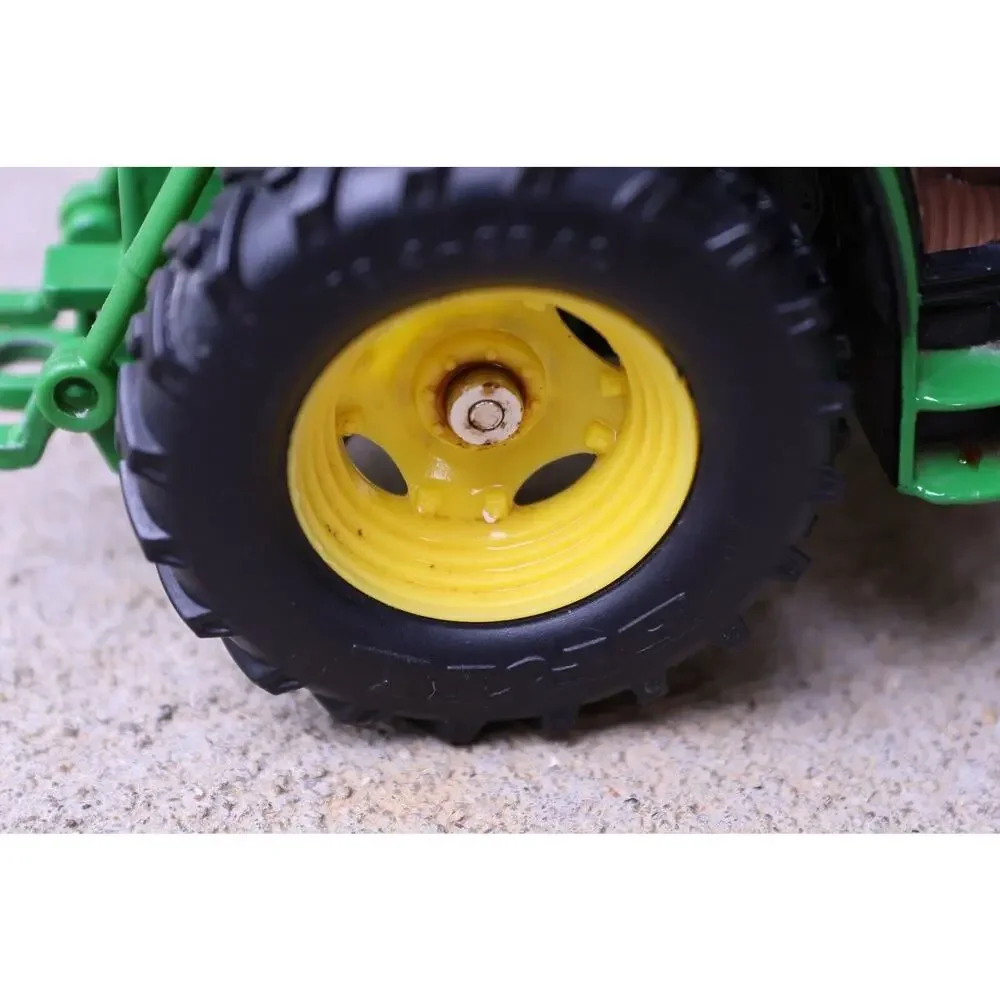 John‎ Deere Toy Tractor Diecast Green and Yellow 6